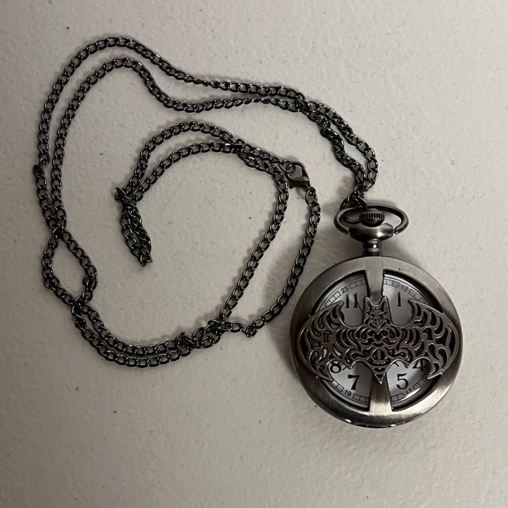 Batman Bat Pocket Watch Silver Clock DC Bruce Wayne Jim Gordon Catwoman Joker